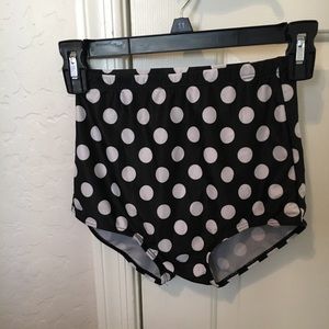 black& white polka dot bottoms